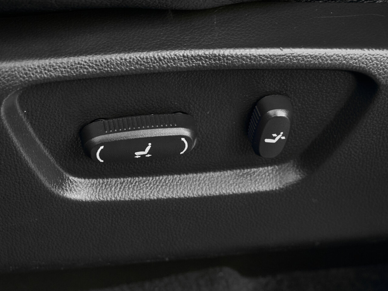 Купить Opel Antara 3.2 AT (227 л.с.) 4WD, 2010 в Екатеренбурге