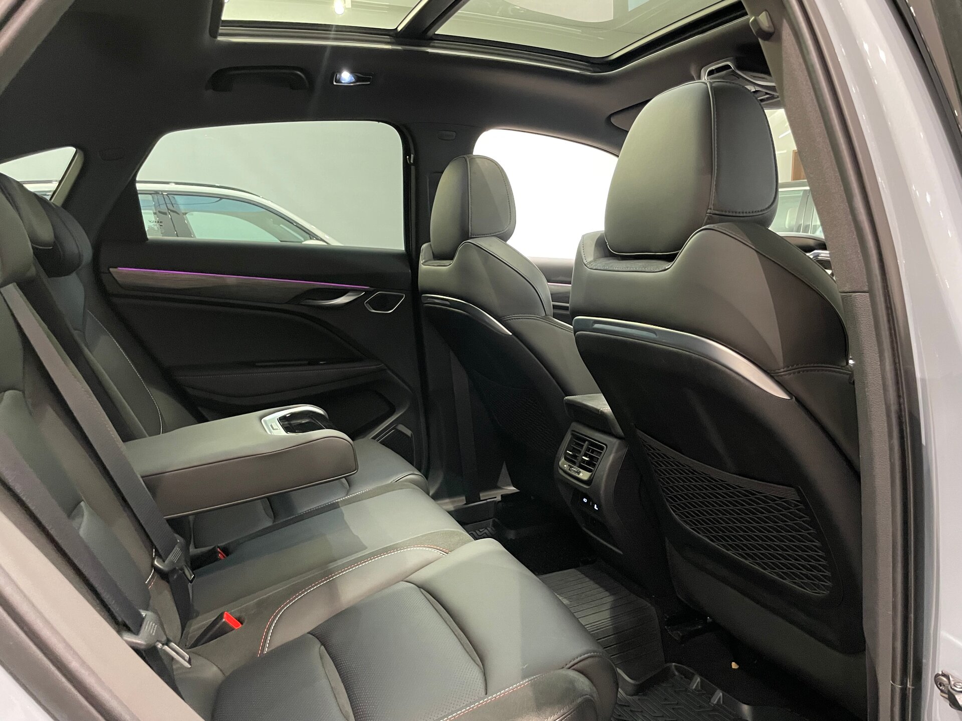Автомобиль Geely Tugella 2.0 AT (238 л.с.) 4WD - 10