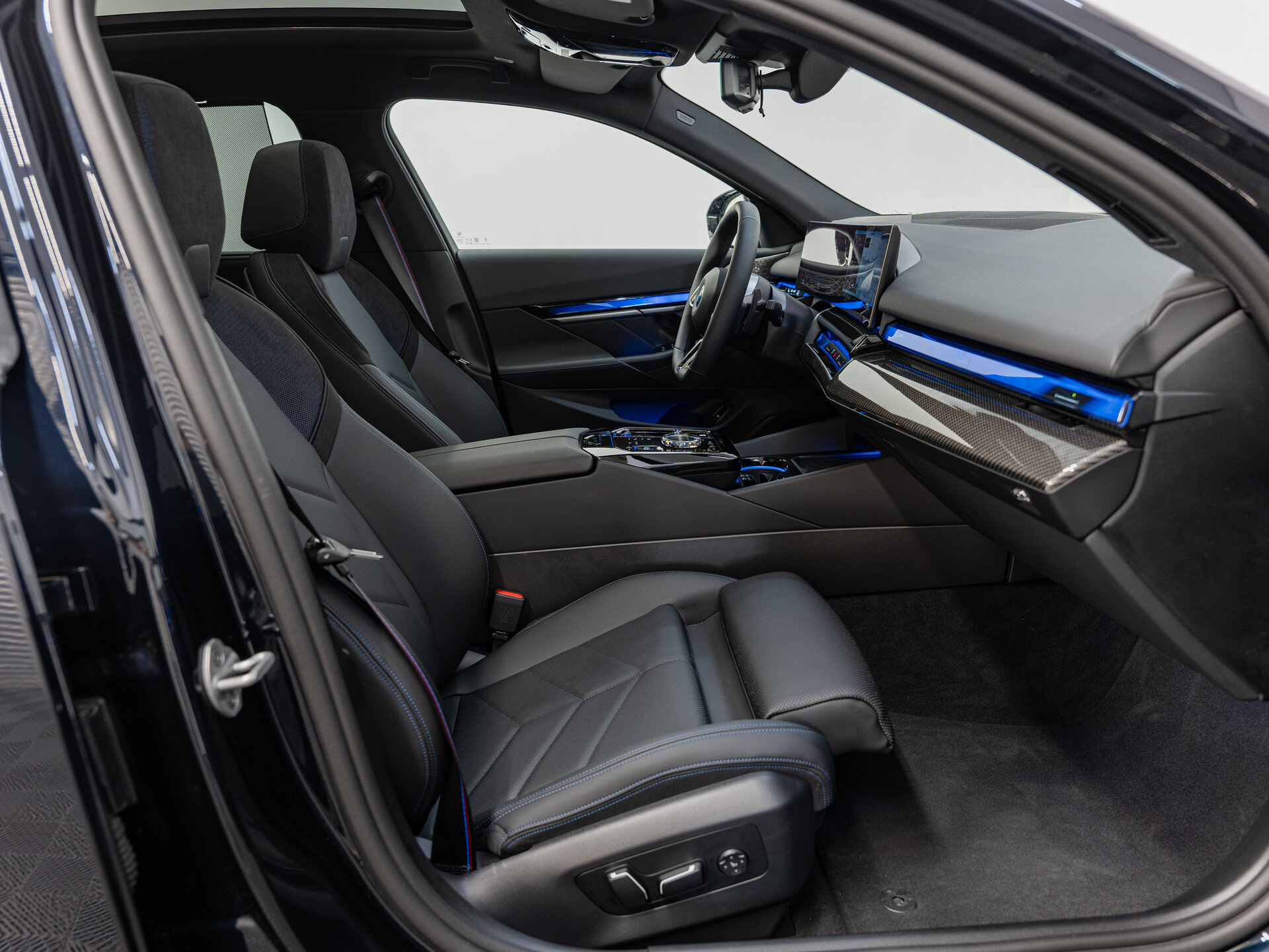 Автомобиль BMW 5 серии 520d xDrive 2.0d AT (197 л.с.) 4WD - 10