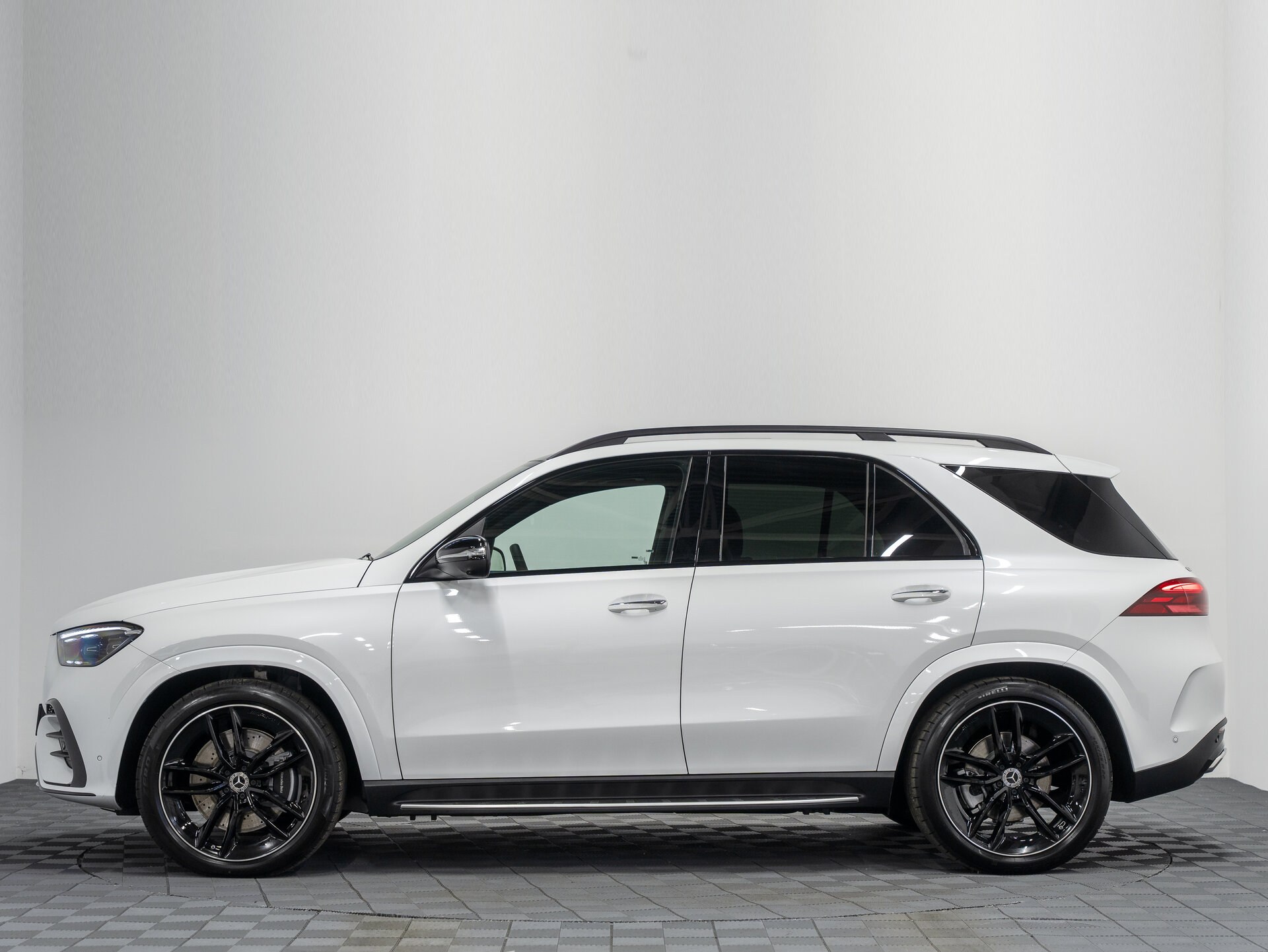 Автомобиль Mercedes-Benz GLE 450 d 3.0d AT (367 л.с.) 4WD - 12