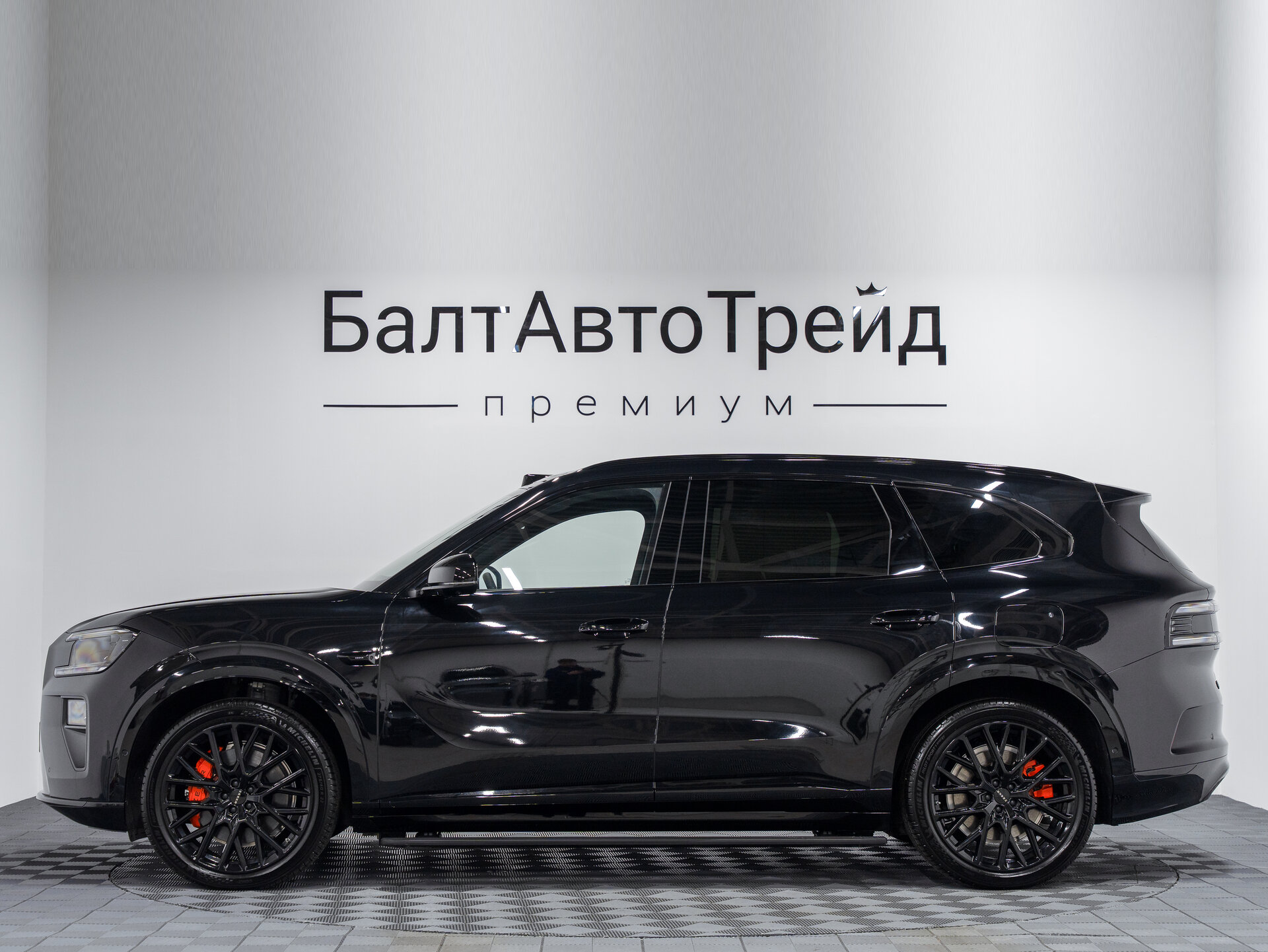 Автомобиль Zeekr 8X 70 kWh 2.0hyb AT (898 л.с.) 4WD - 11