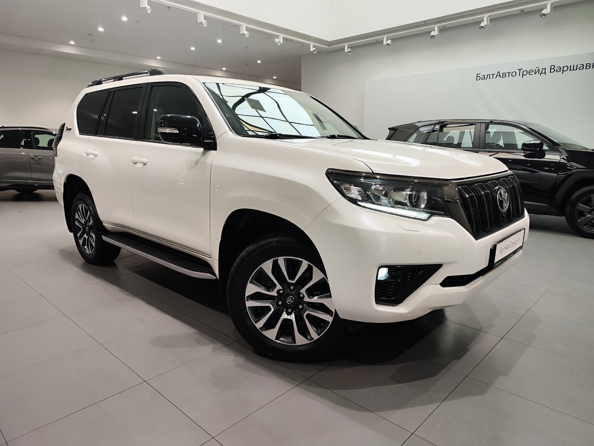 Автомобиль Toyota Land Cruiser Prado 4.0 AT (249 л.с.) 4WD - 3