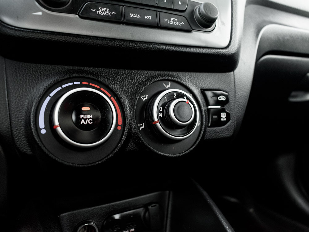 Купить Kia Rio 5-speed 1.6 MT (123 л.с.), 2014 в Екатеренбурге