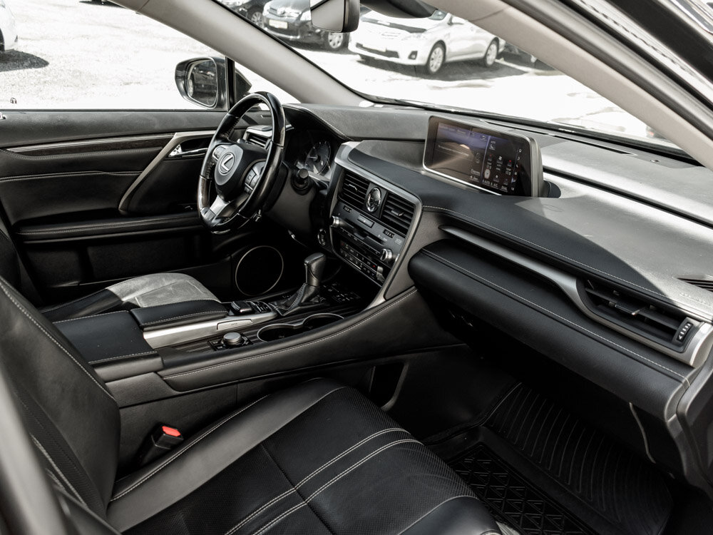 Купить Lexus RX 200t 2.0 AT (238 л.с.) 4WD, 2017 в Екатеренбурге