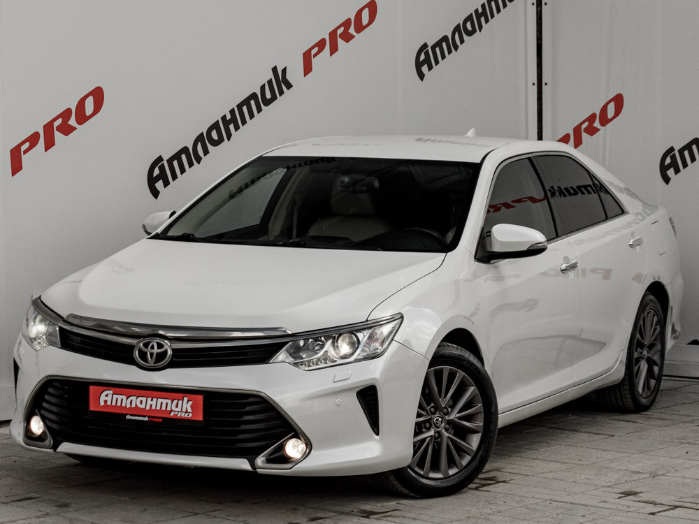 Купить Toyota Camry 3.5 AT (249 л.с.), 2017 в Екатеренбурге