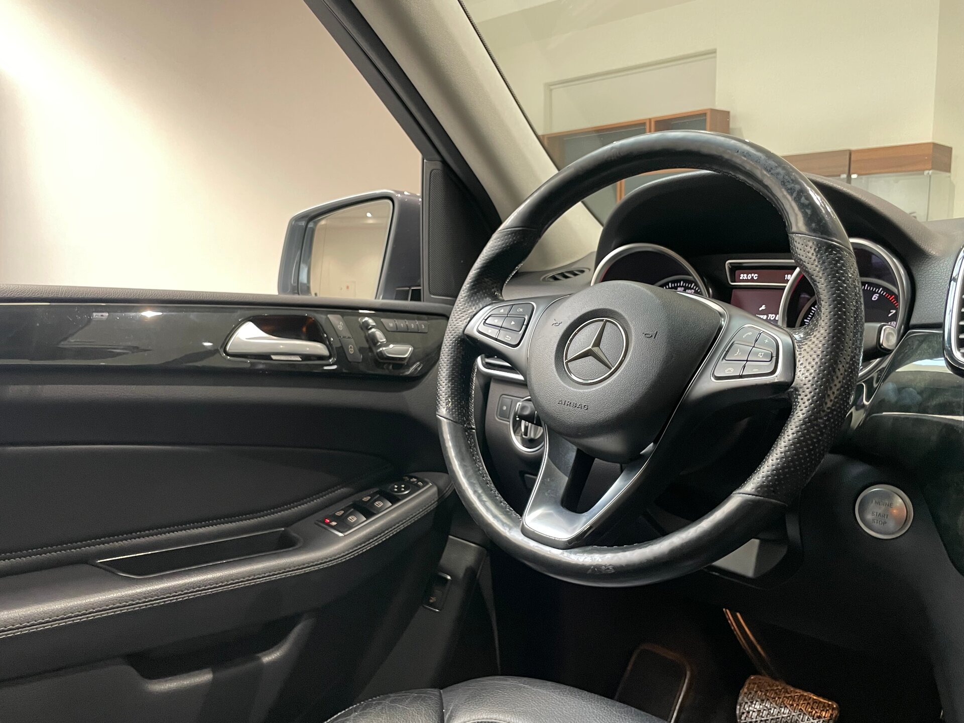 Автомобиль Mercedes-Benz GLE 400 9G-Tronic 3.0 AT (333 л.с.) 4WD - 15