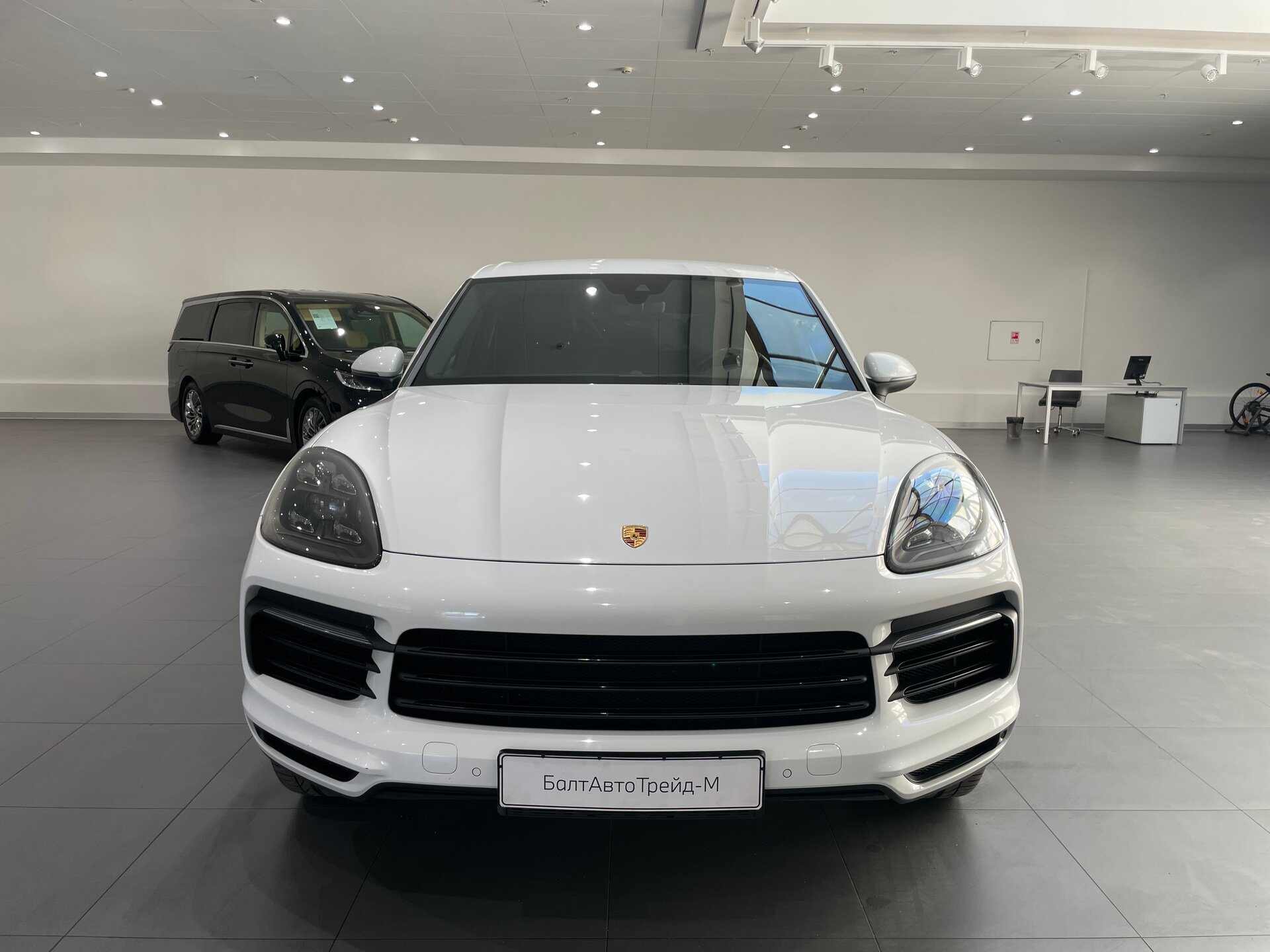 Автомобиль Porsche Cayenne 3.0 AT (340 л.с.) 4WD - 2