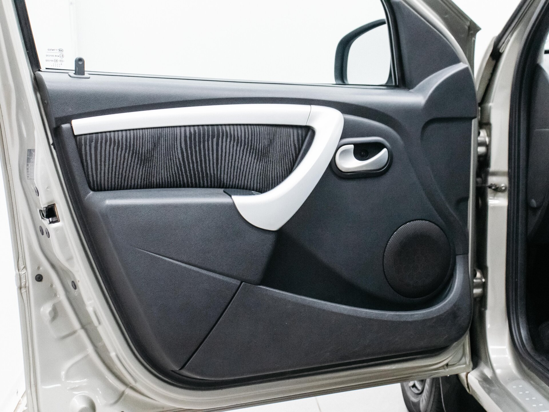 Renault Logan 2010 9