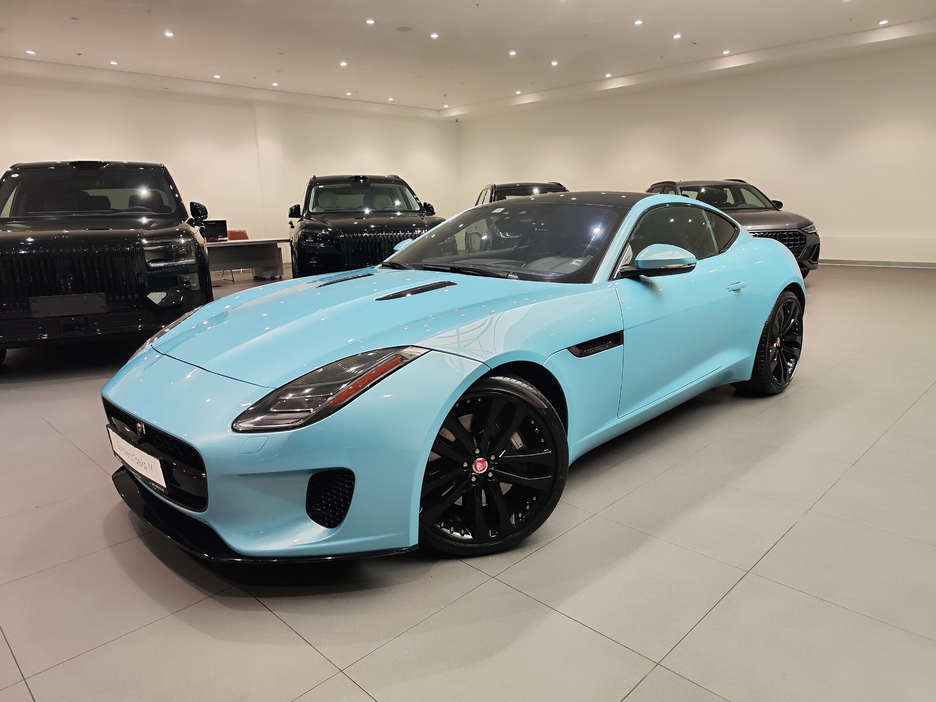 Автомобиль Jaguar F-Type 2.0 AT (300 л.с.) - 1