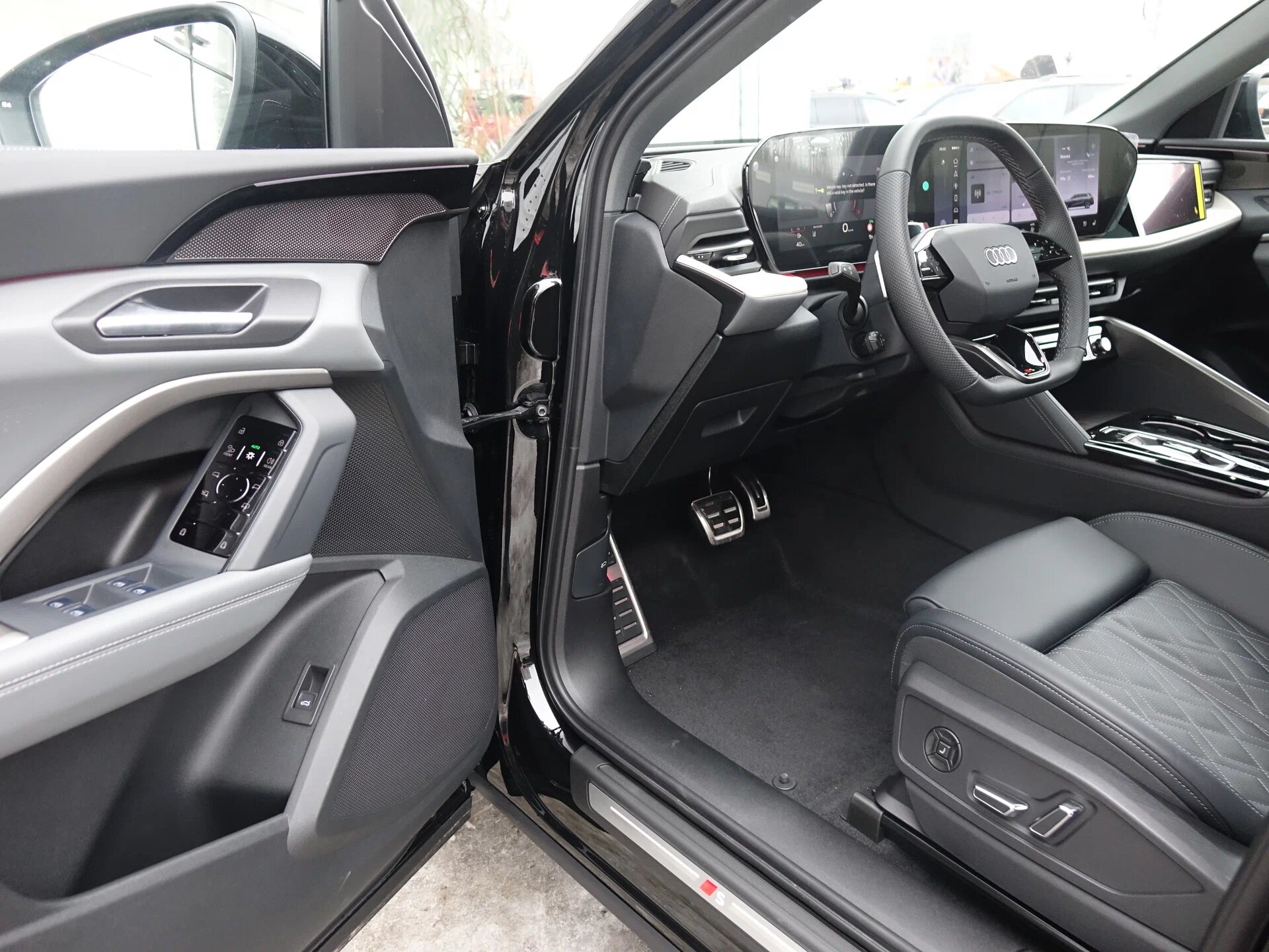 Автомобиль Audi Q5 L 2.0 AMT (204 л.с.) 4WD - 2