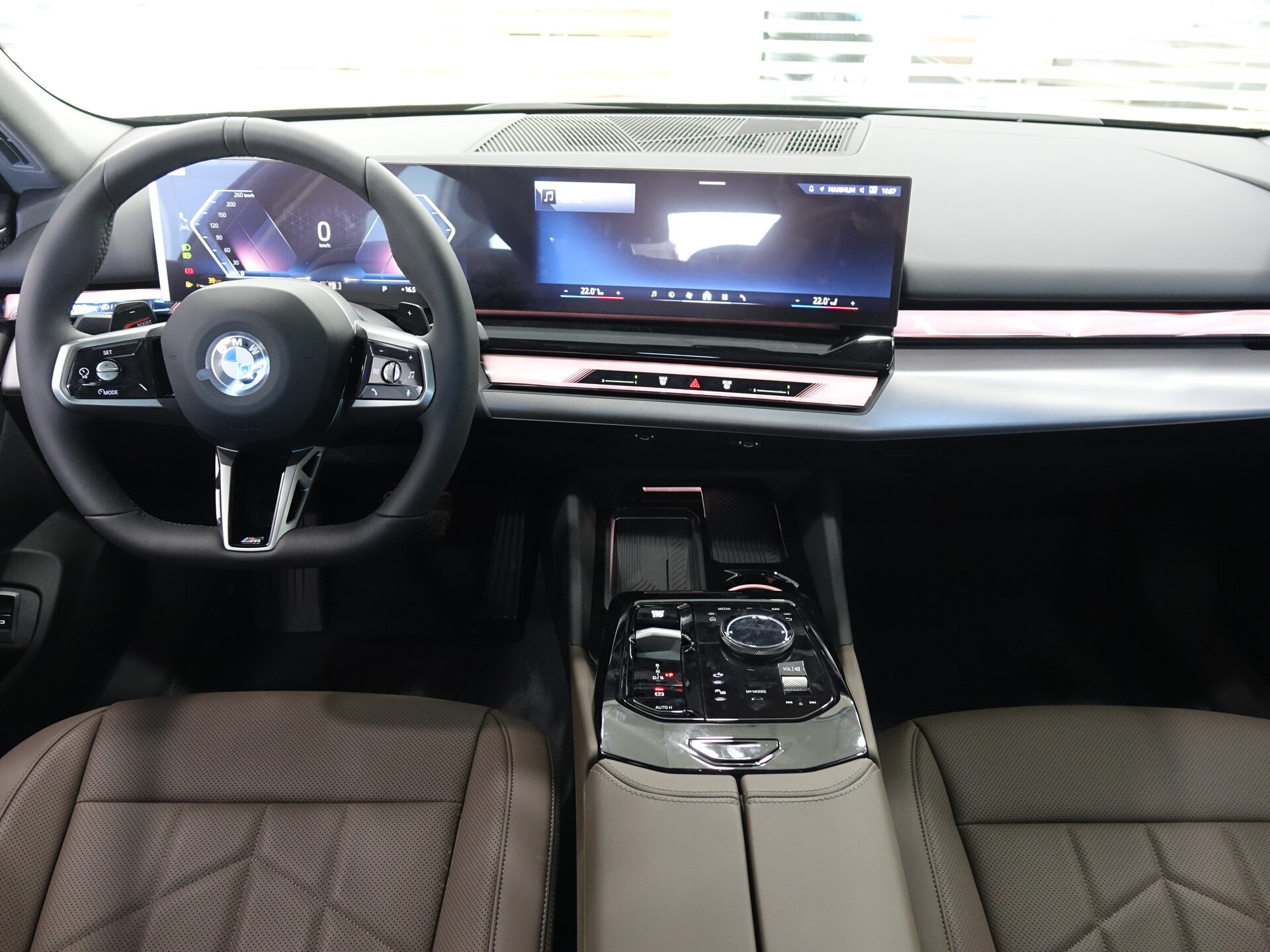 Автомобиль BMW 5 серии 530Li xDrive 2.0 AT (258 л.с.) 4WD - 15