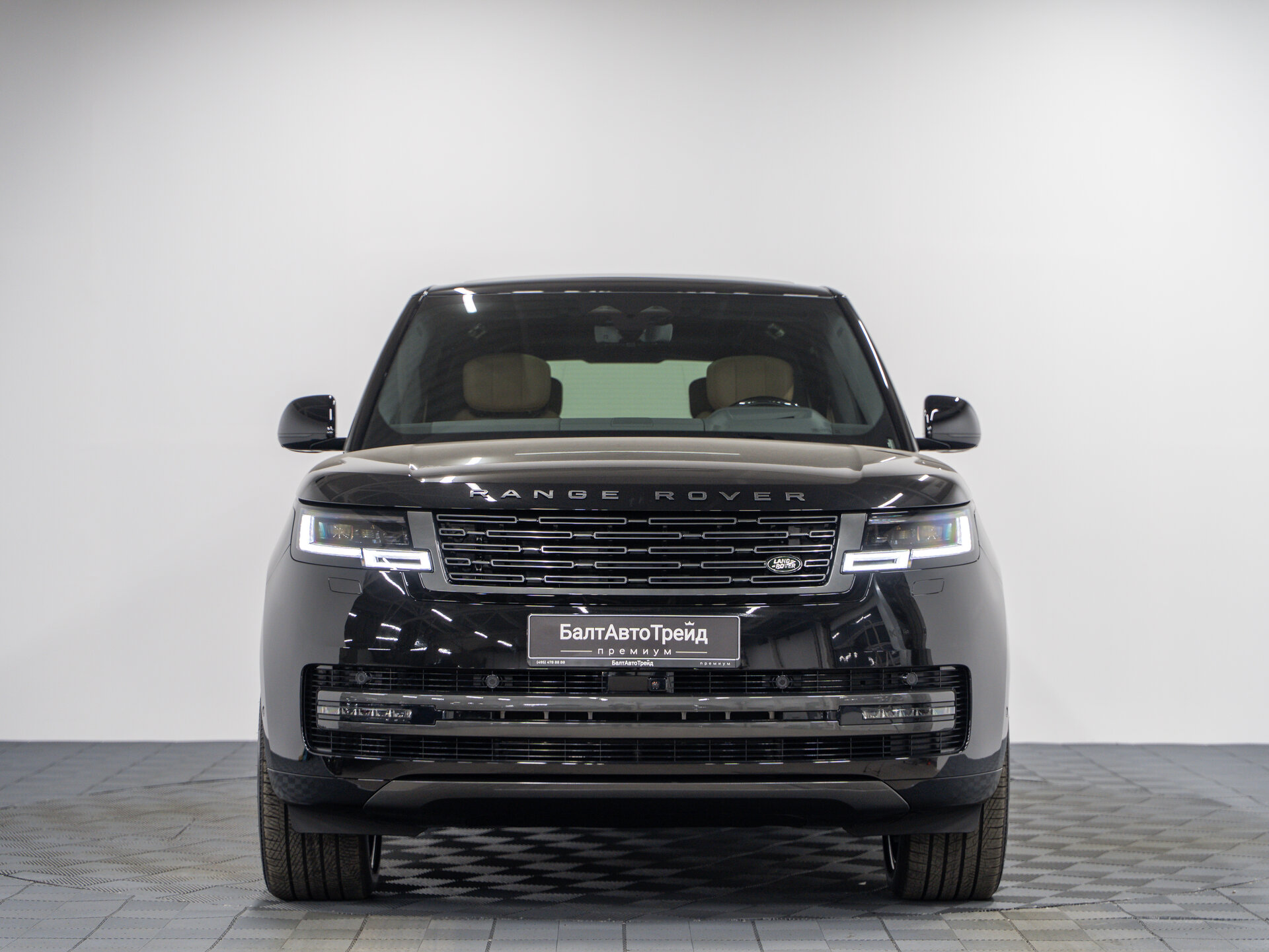 Автомобиль Land Rover Range Rover P530 MHEV Long 4.4 AT (530 л.с.) 4WD - 3