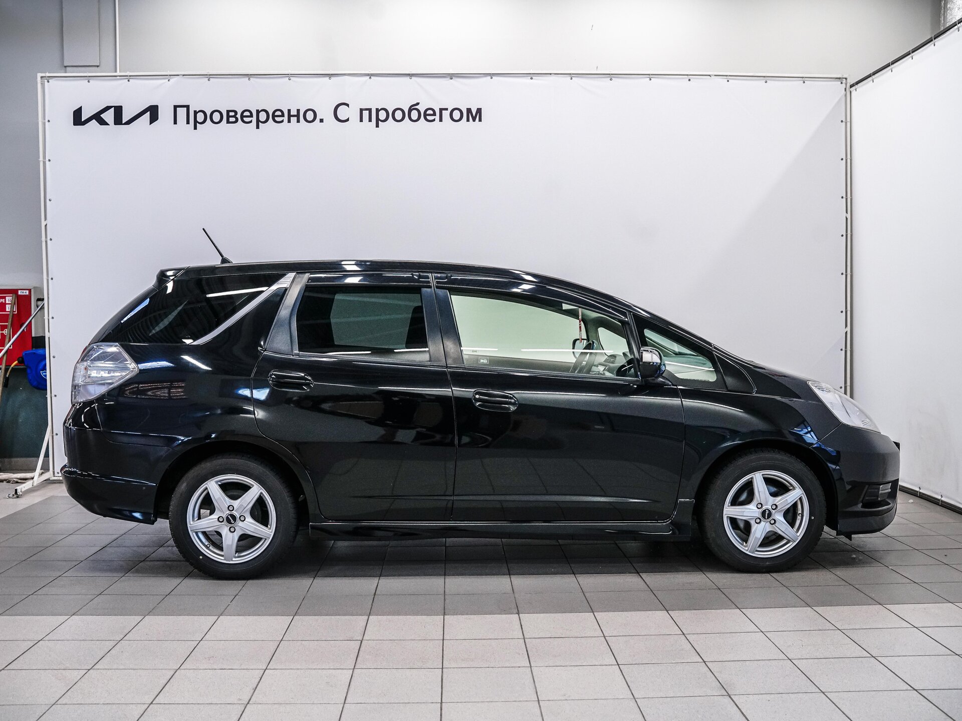 Honda Fit Shuttle 2012 6