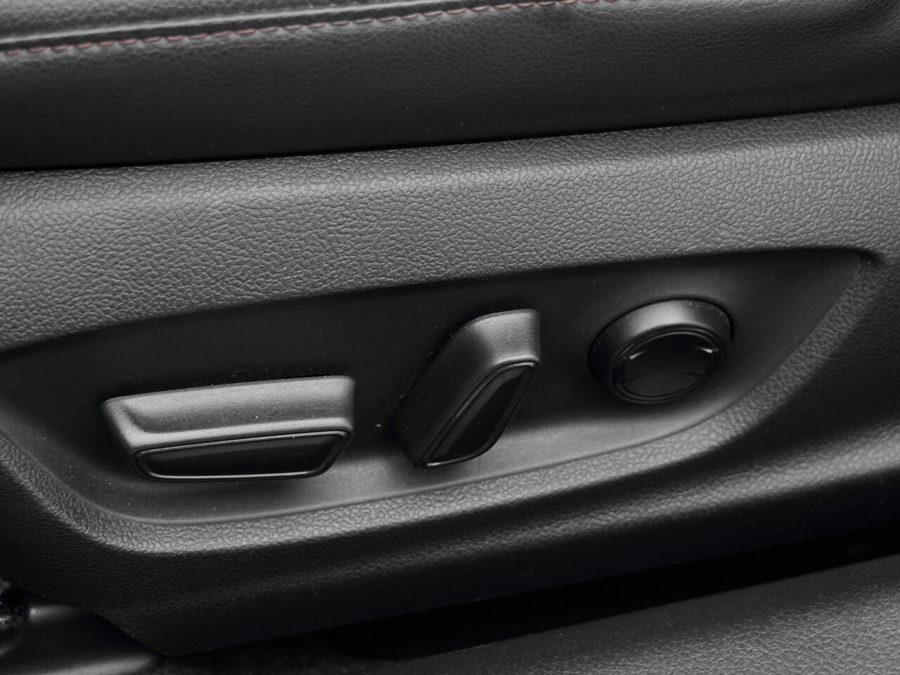 Купить Toyota Camry 2.5 AT (181 л.с.), 2021 в Екатеренбурге
