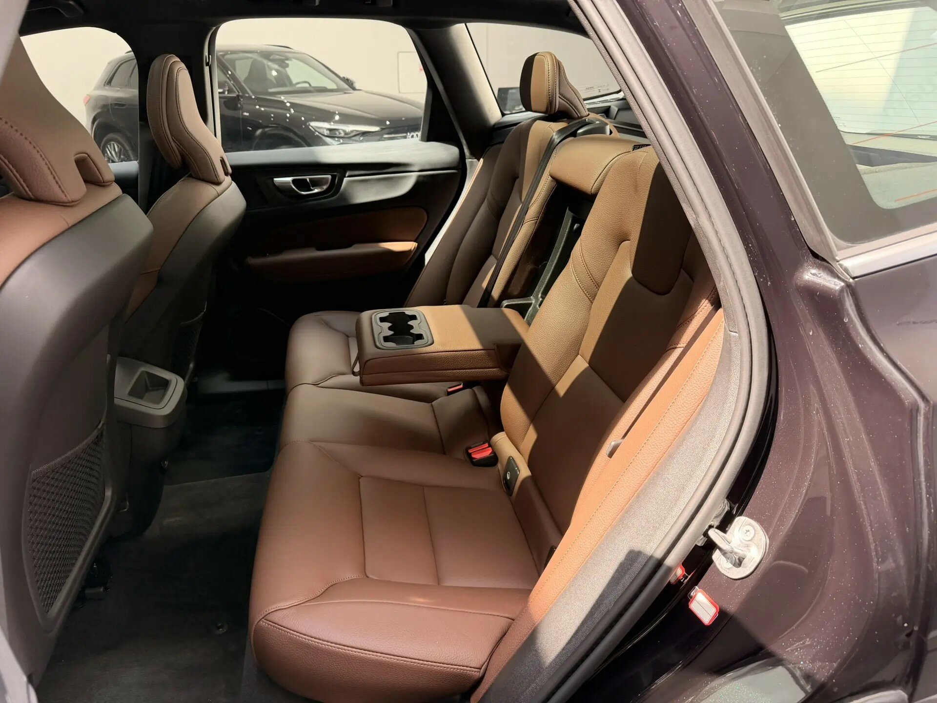 Автомобиль Volvo XC60 2.0 AT (250 л.с.) 4WD - 17