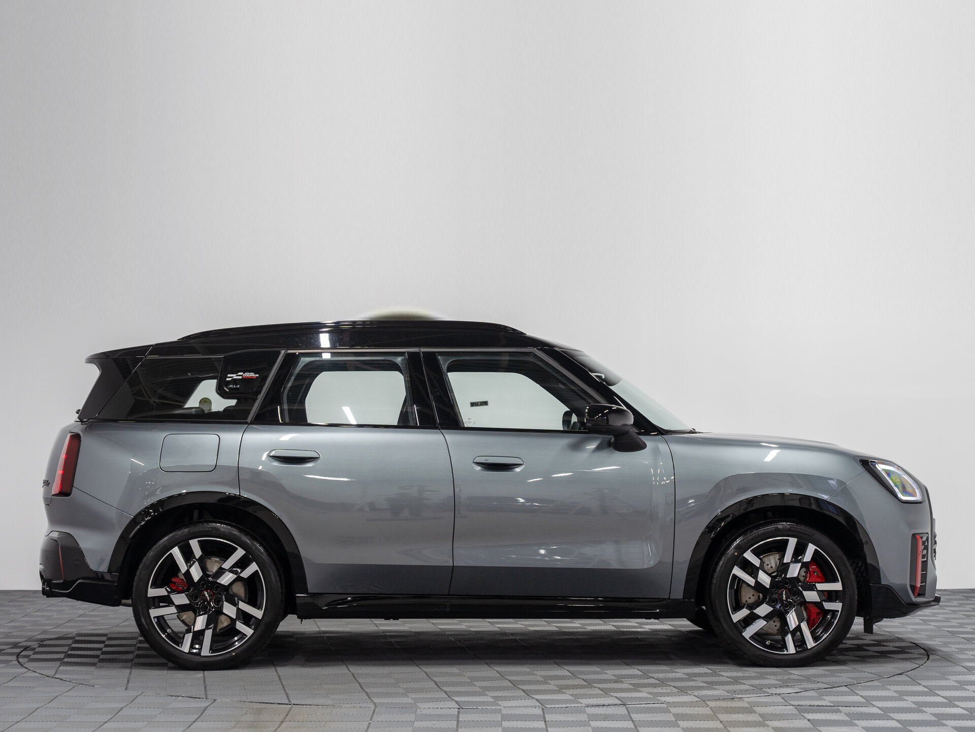 Автомобиль Mini Countryman John Cooper Works 2.0 AMT (300 л.с.) 4WD - 7