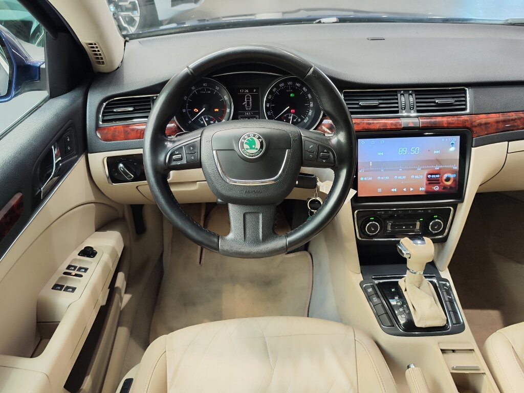 Автомобиль Skoda Superb 3.6 AMT (260 л.с.) 4WD - 18