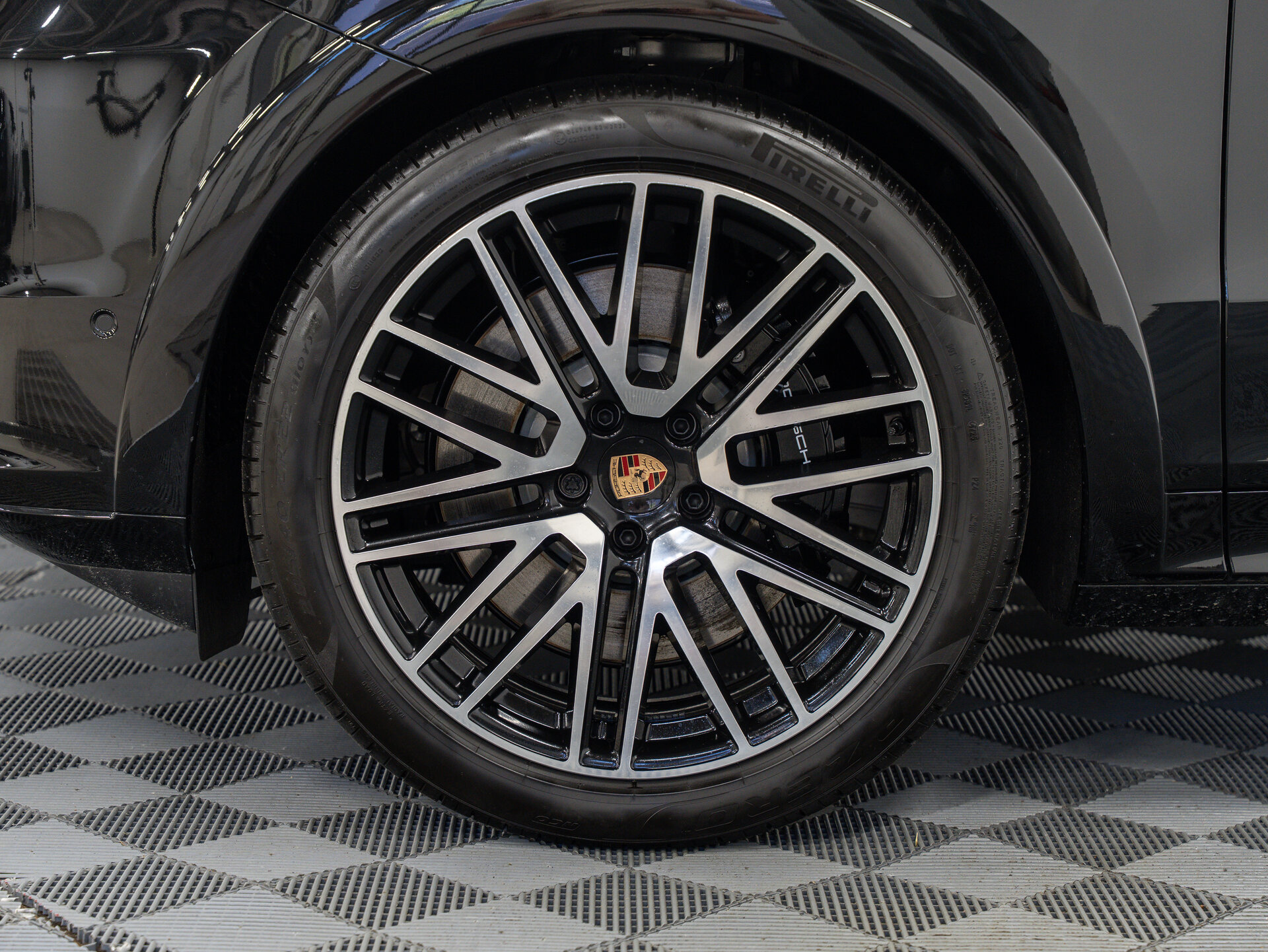 Автомобиль Porsche Cayenne GTS 4.0 AT (500 л.с.) 4WD - 3