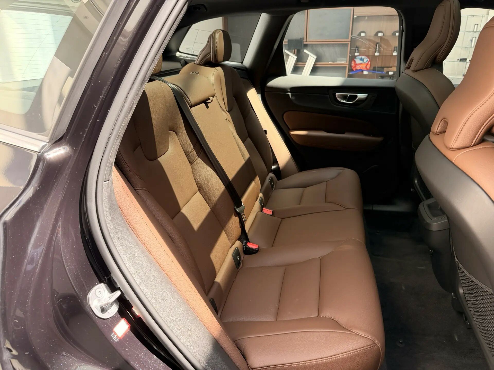 Автомобиль Volvo XC60 2.0 AT (250 л.с.) 4WD - 18