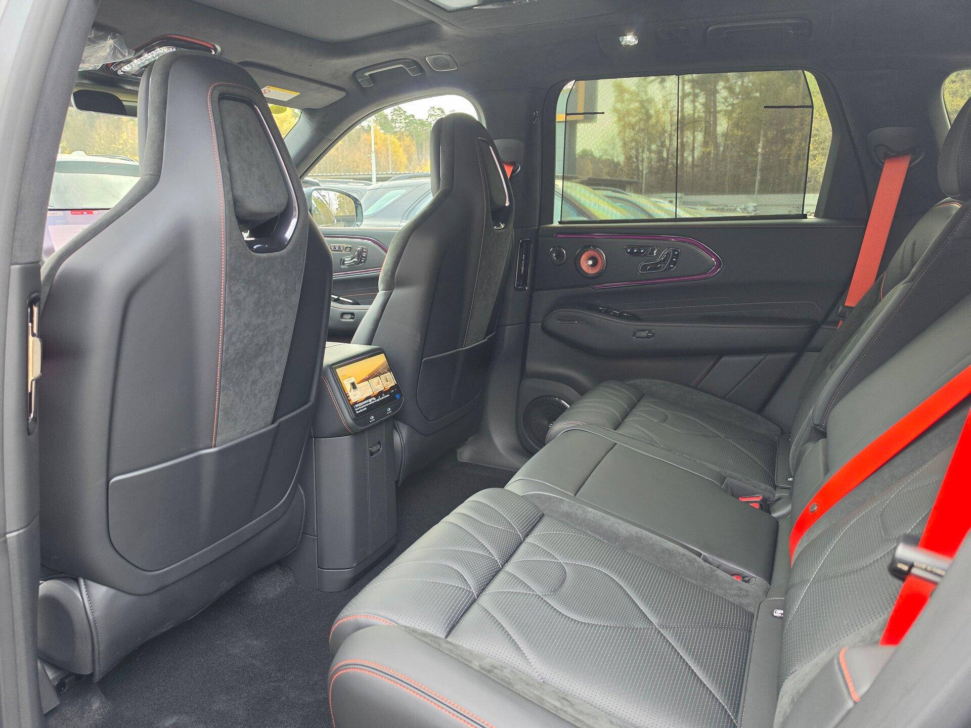 Автомобиль Zeekr 8X Dawn 2.0hyb AT (1401 л.с.) 4WD - 4