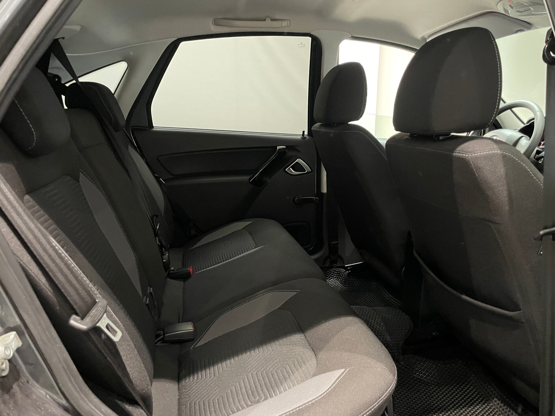 Автомобиль Lada (ВАЗ) Granta 1.6 AT (98 л.с.) - 10