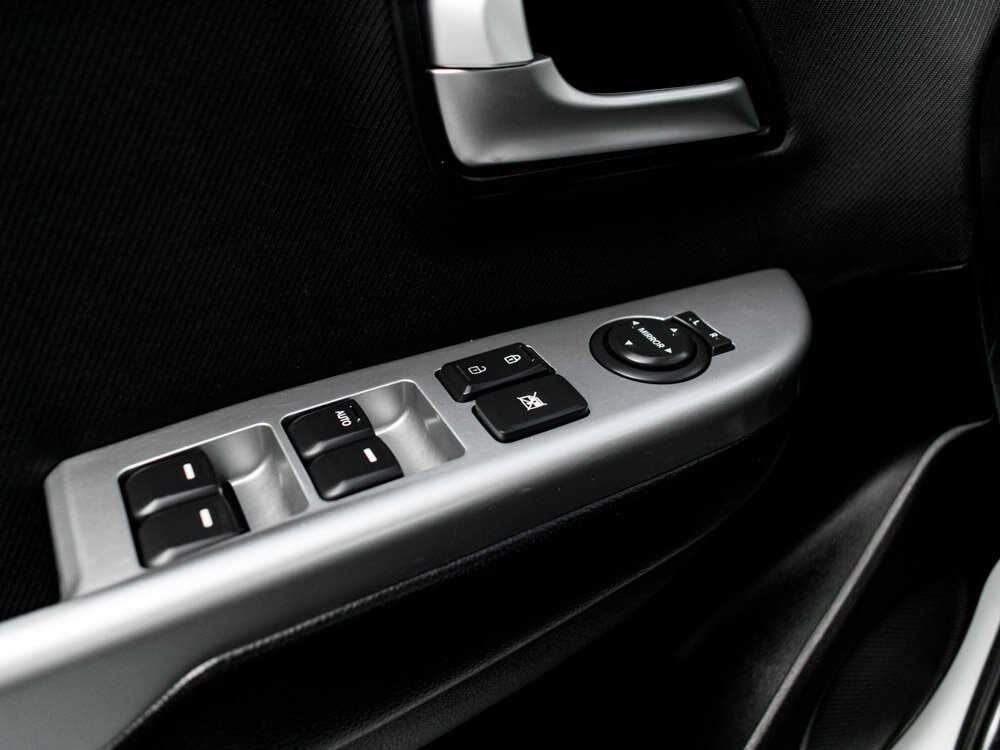 Купить Kia Rio 5-speed 1.6 MT (123 л.с.), 2014 в Екатеренбурге