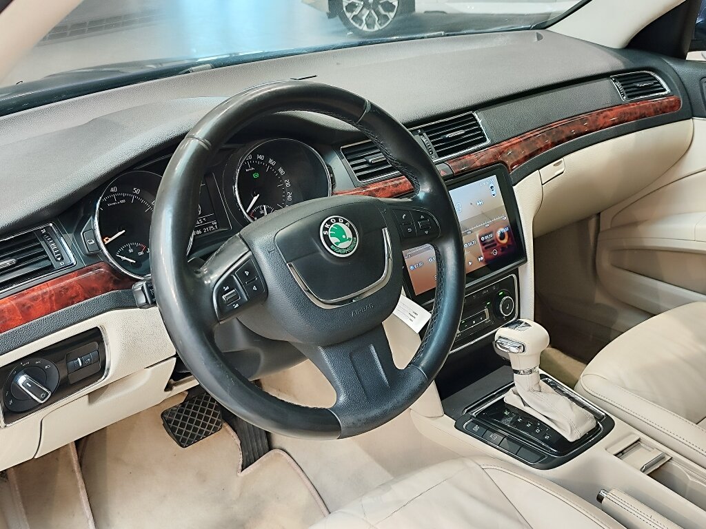 Автомобиль Skoda Superb 3.6 AMT (260 л.с.) 4WD - 11