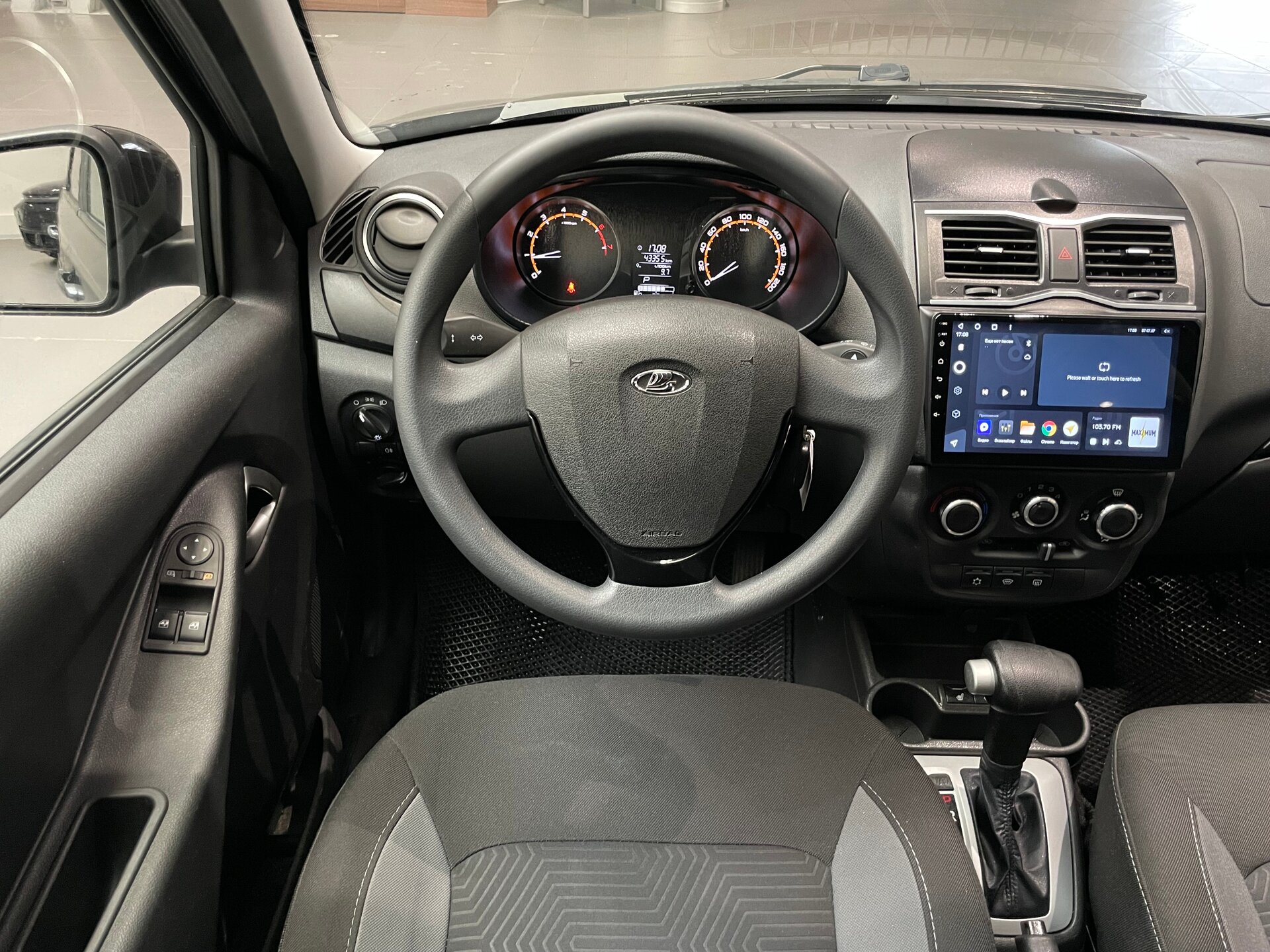 Автомобиль Lada (ВАЗ) Granta 1.6 AT (98 л.с.) - 14