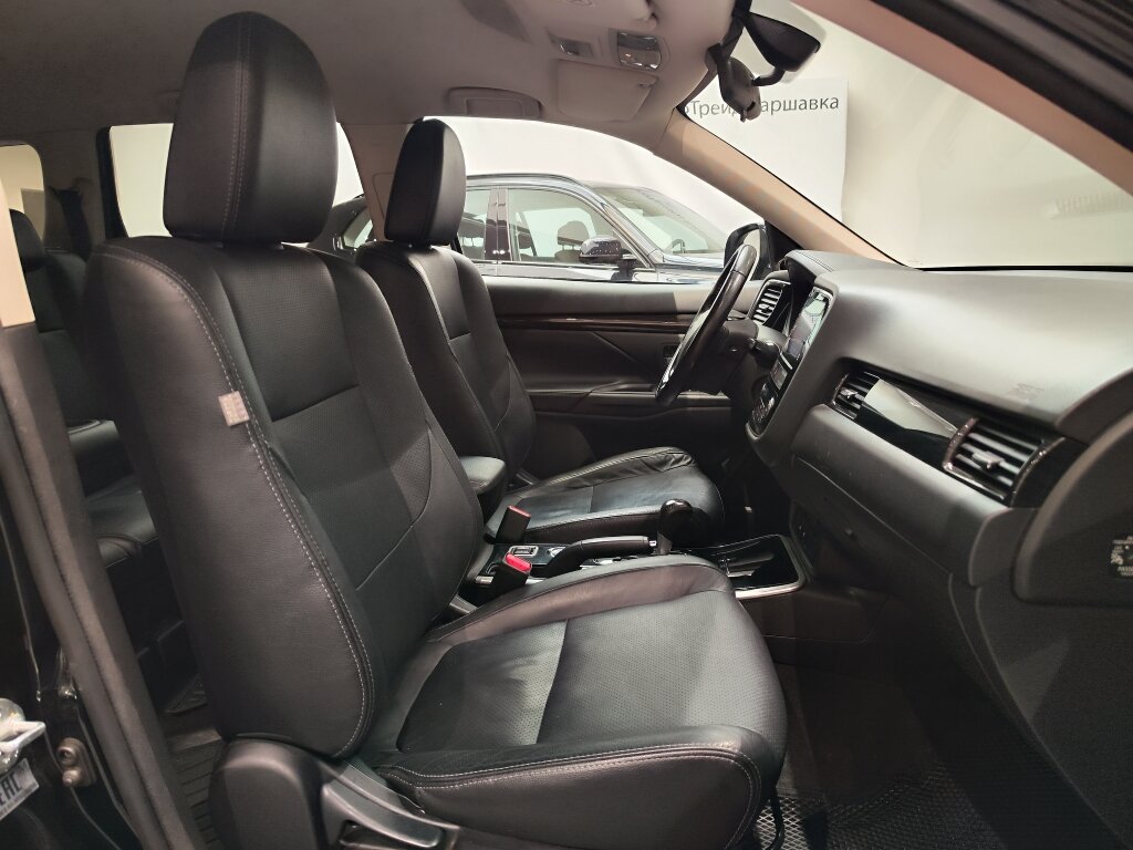 Автомобиль Mitsubishi Outlander 2.0 CVT (146 л.с.) 4WD - 12