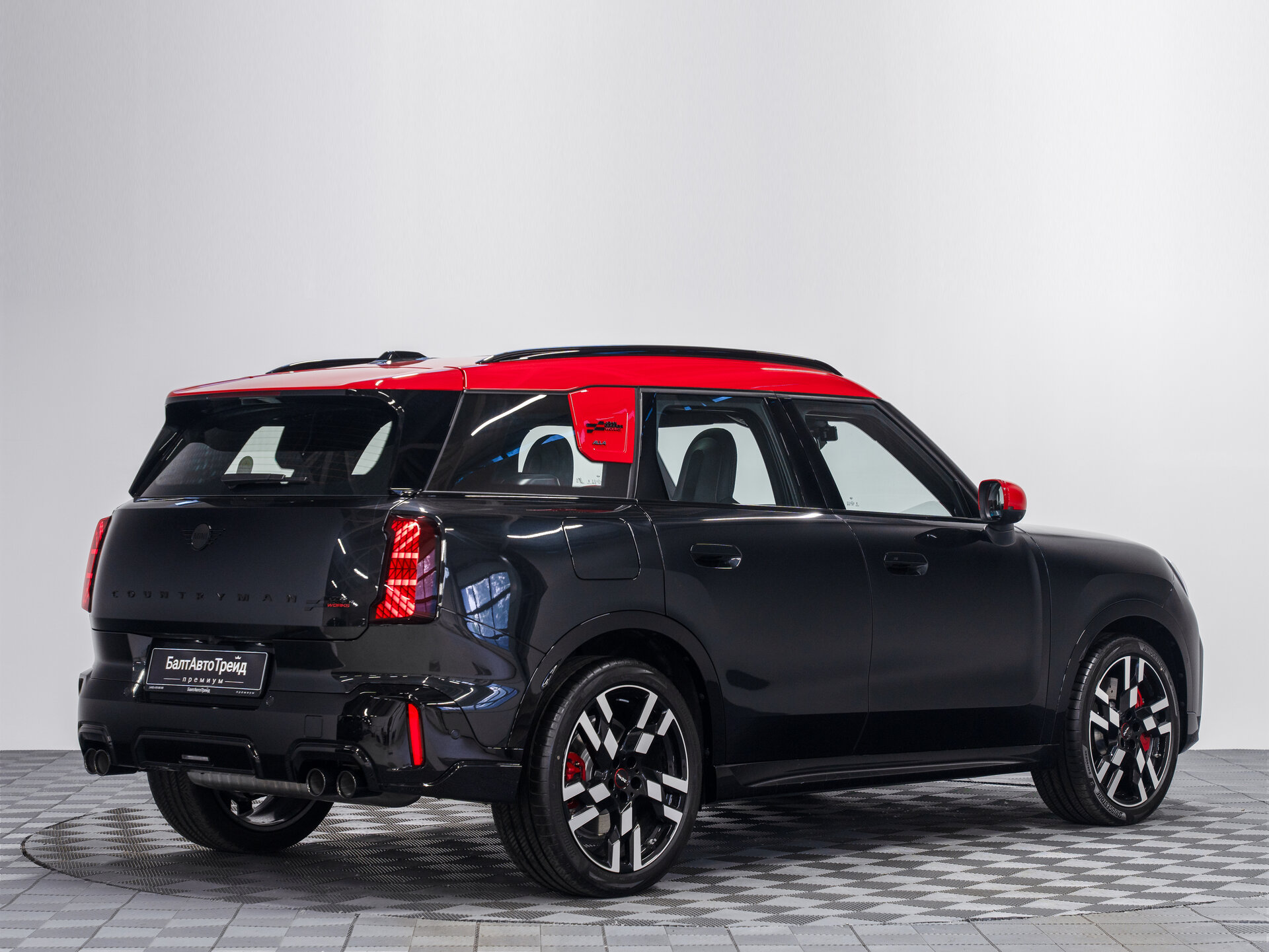 Автомобиль Mini Countryman John Cooper Works 2.0 AMT (300 л.с.) 4WD - 7