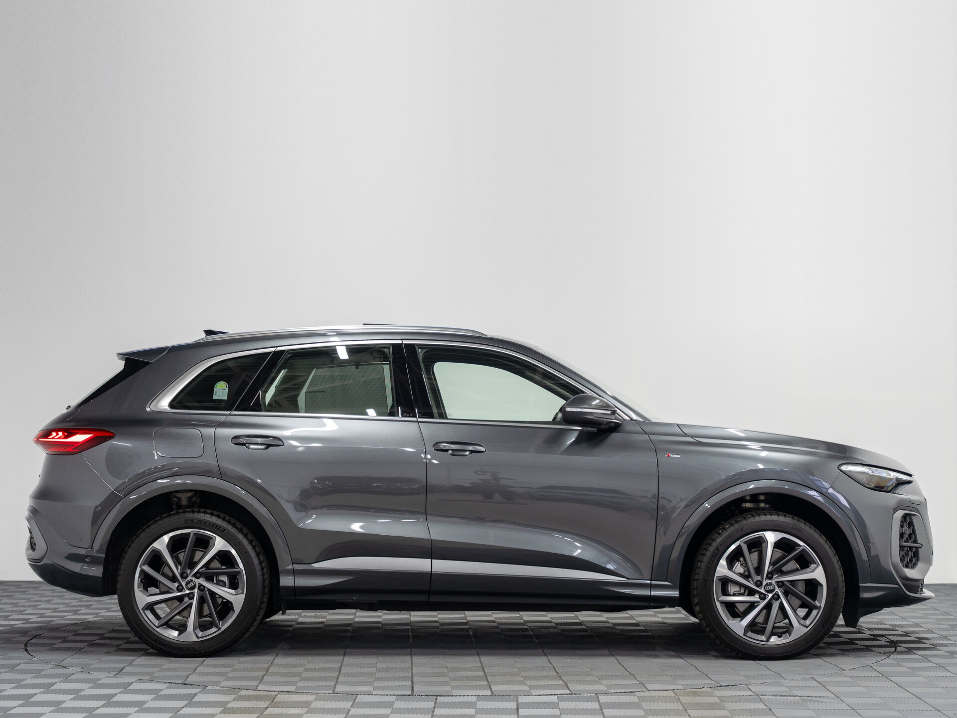 Автомобиль Audi Q5 40 TDI 2.0d AMT (204 л.с.) 4WD - 6