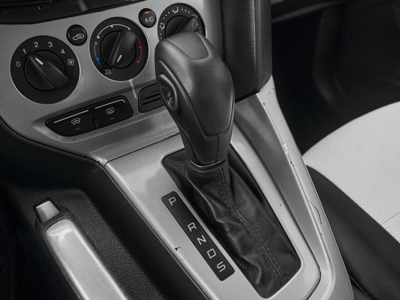 Купить Ford Focus 1.6 AMT (105 л.с.), 2012 в Екатеренбурге