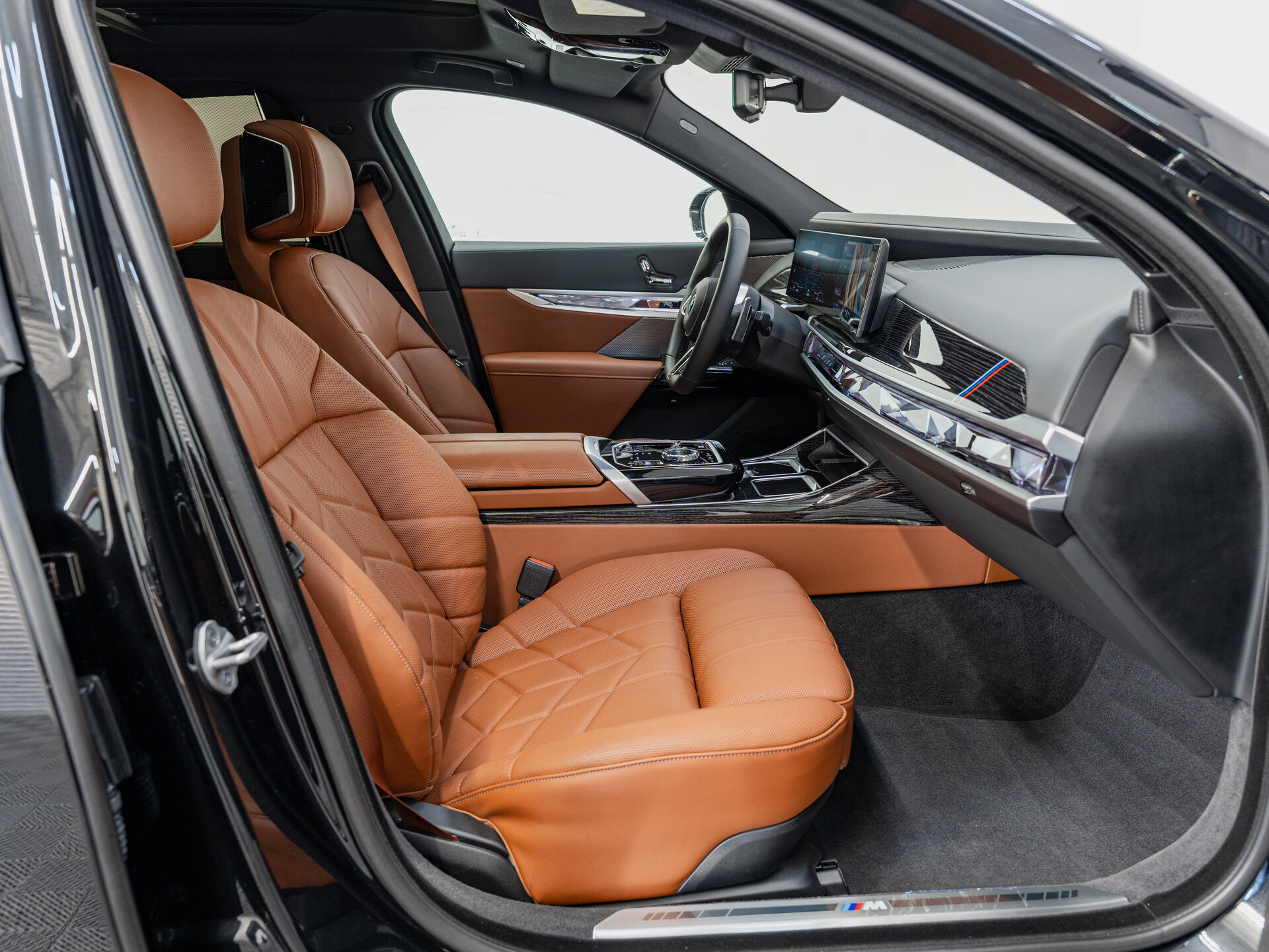 Автомобиль BMW 7 серии 740i xDrive 3.0 AT (380 л.с.) 4WD - 17