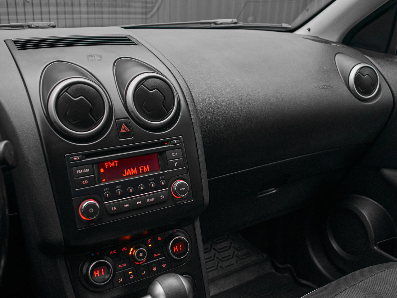 Купить Nissan Qashqai 1.6 CVT (117 л.с.), 2013 в Екатеренбурге