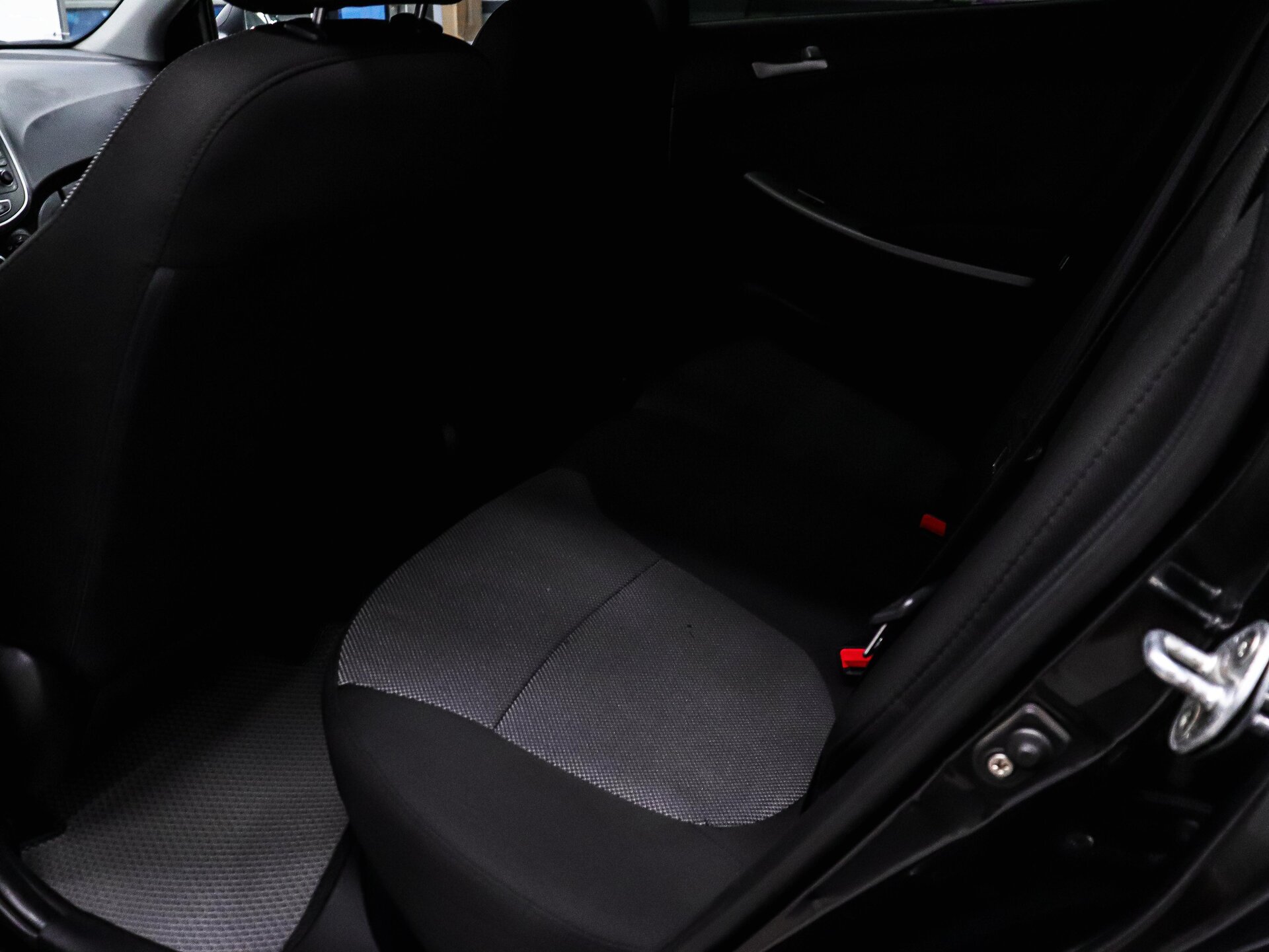 Hyundai Solaris 2014 25