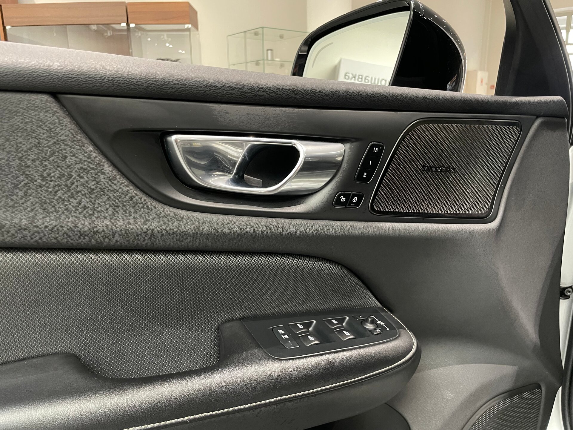 Автомобиль Volvo S60 2.0 AT (250 л.с.) - 20