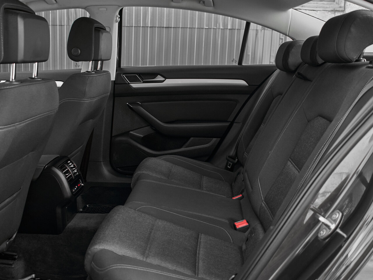 Купить Volkswagen Passat 1.8 AMT (180 л.с.), 2015 в Екатеренбурге