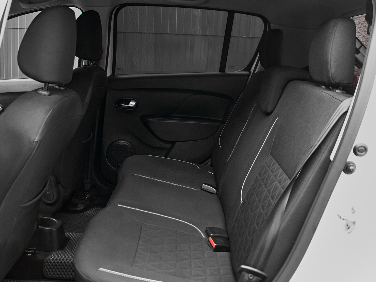 Купить Renault Sandero Stepway 1.6 AT (102 л.с.), 2018 в Екатеренбурге