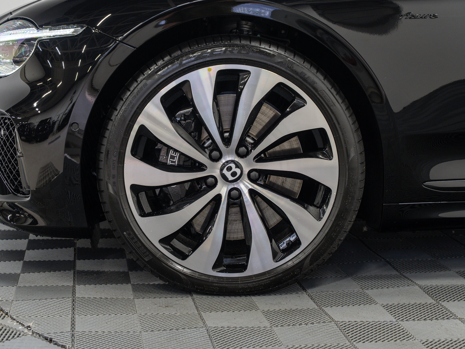 Автомобиль Bentley Continental GT 4.0hyb AMT (680 л.с.) 4WD - 4