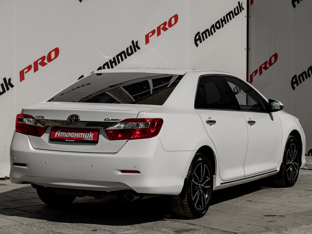 Купить Toyota Camry 2.5 AT (181 л.с.), 2013 в Екатеренбурге