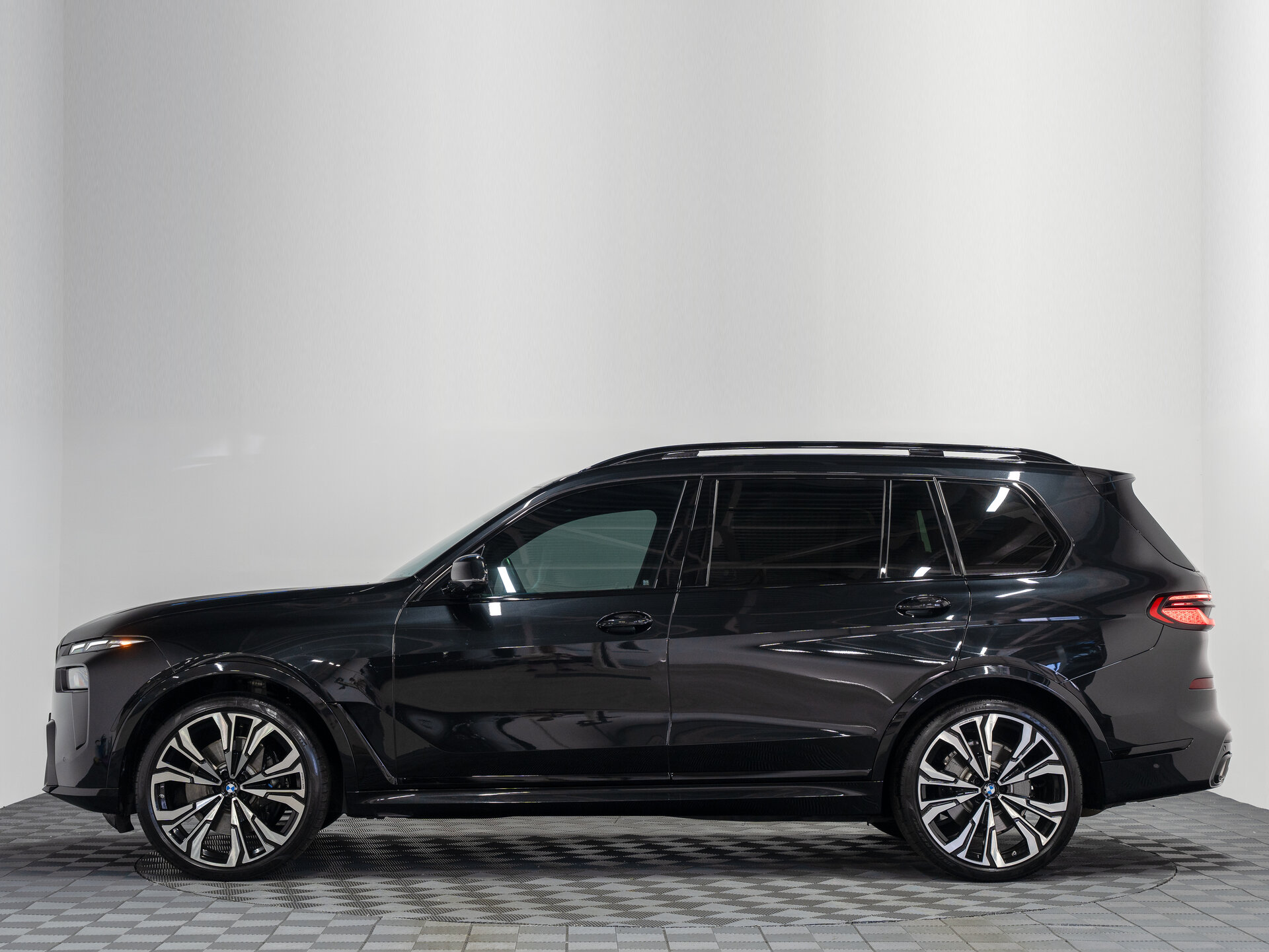 Автомобиль BMW X7 40i 3.0 AT (381 л.с.) 4WD - 11