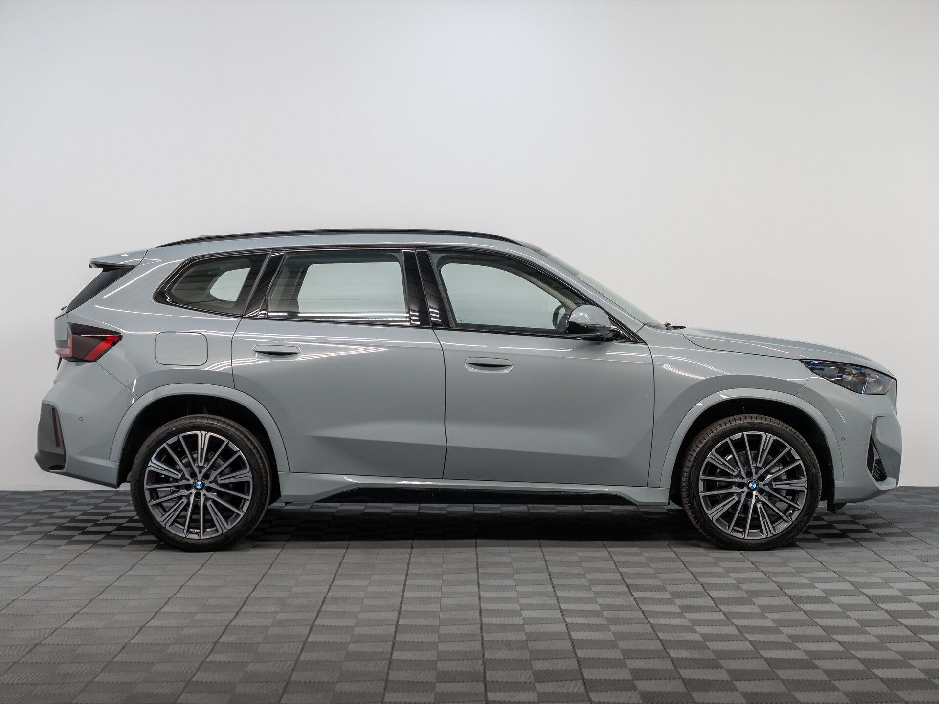 Автомобиль BMW X1 25Li xDrive 2.0 AMT (204 л.с.) 4WD - 4