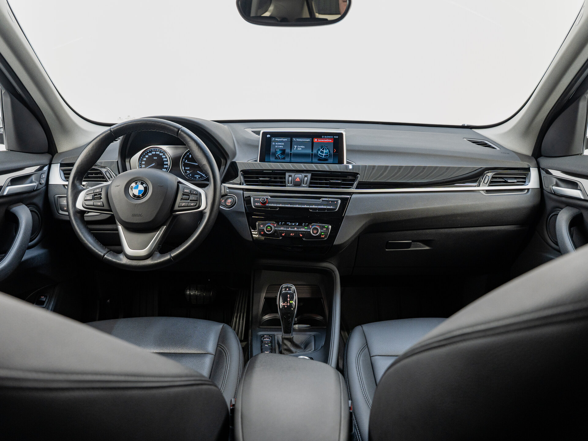 Автомобиль BMW X1 20i xDrive 2.0 AT (192 л.с.) 4WD - 12