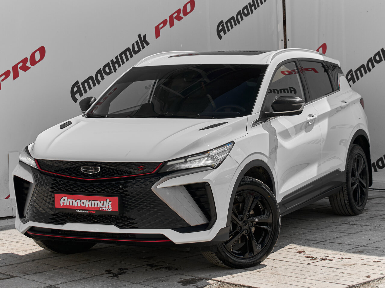 Купить Geely Coolray 1.5 AMT (147 л.с.), 2024 в Екатеренбурге