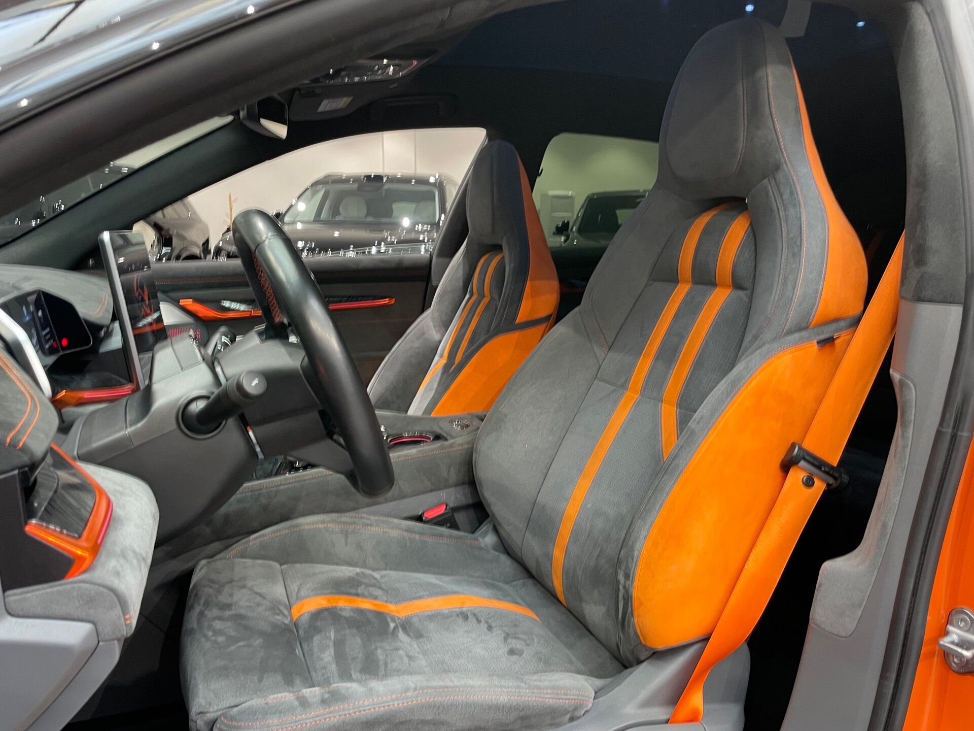 Автомобиль Zeekr 001 100 kWh Electro AT (400 кВт) 4WD - 8