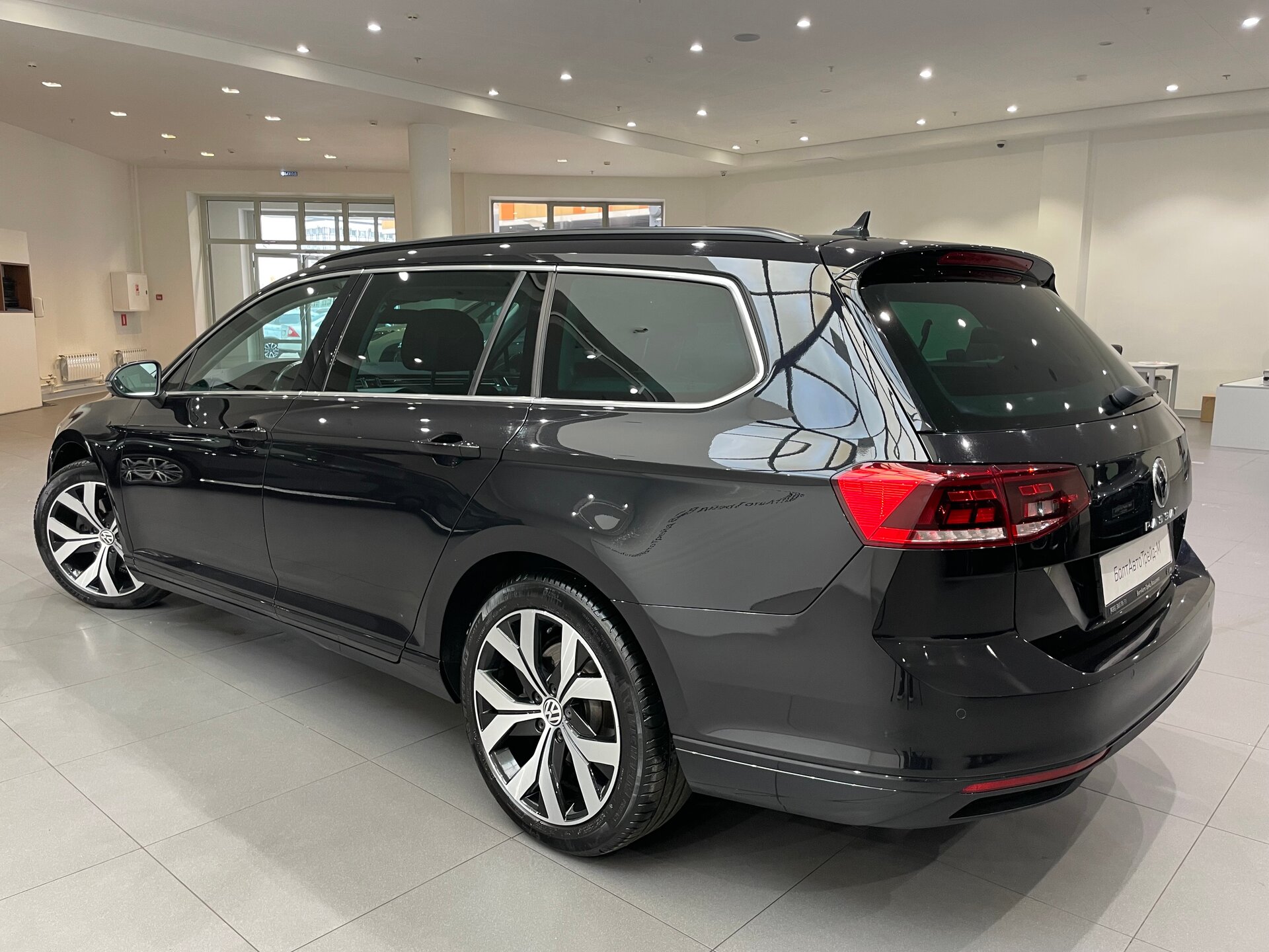 Автомобиль Volkswagen Passat 2.0d AMT (122 л.с.) - 4