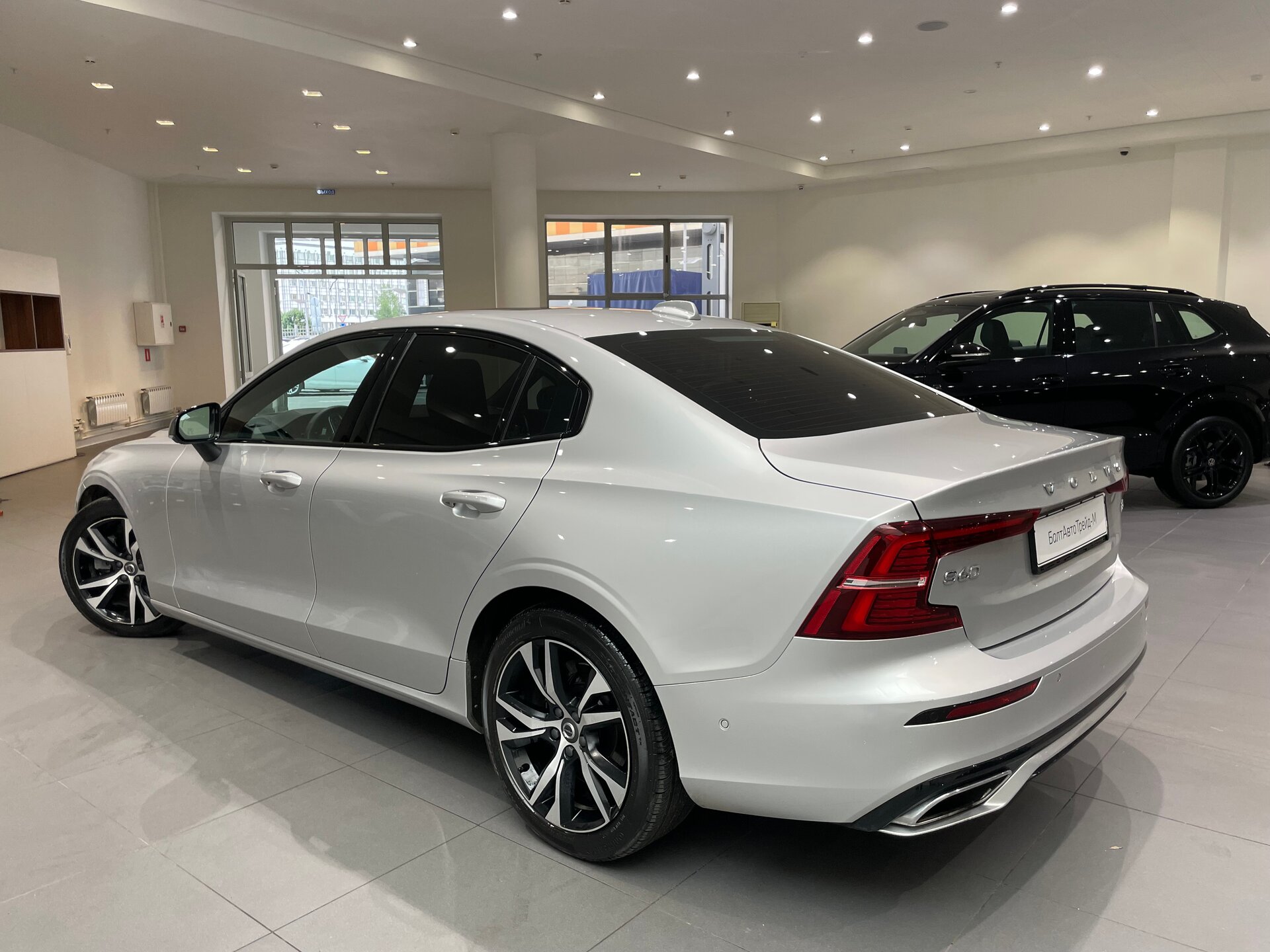 Автомобиль Volvo S60 2.0 AT (250 л.с.) - 4
