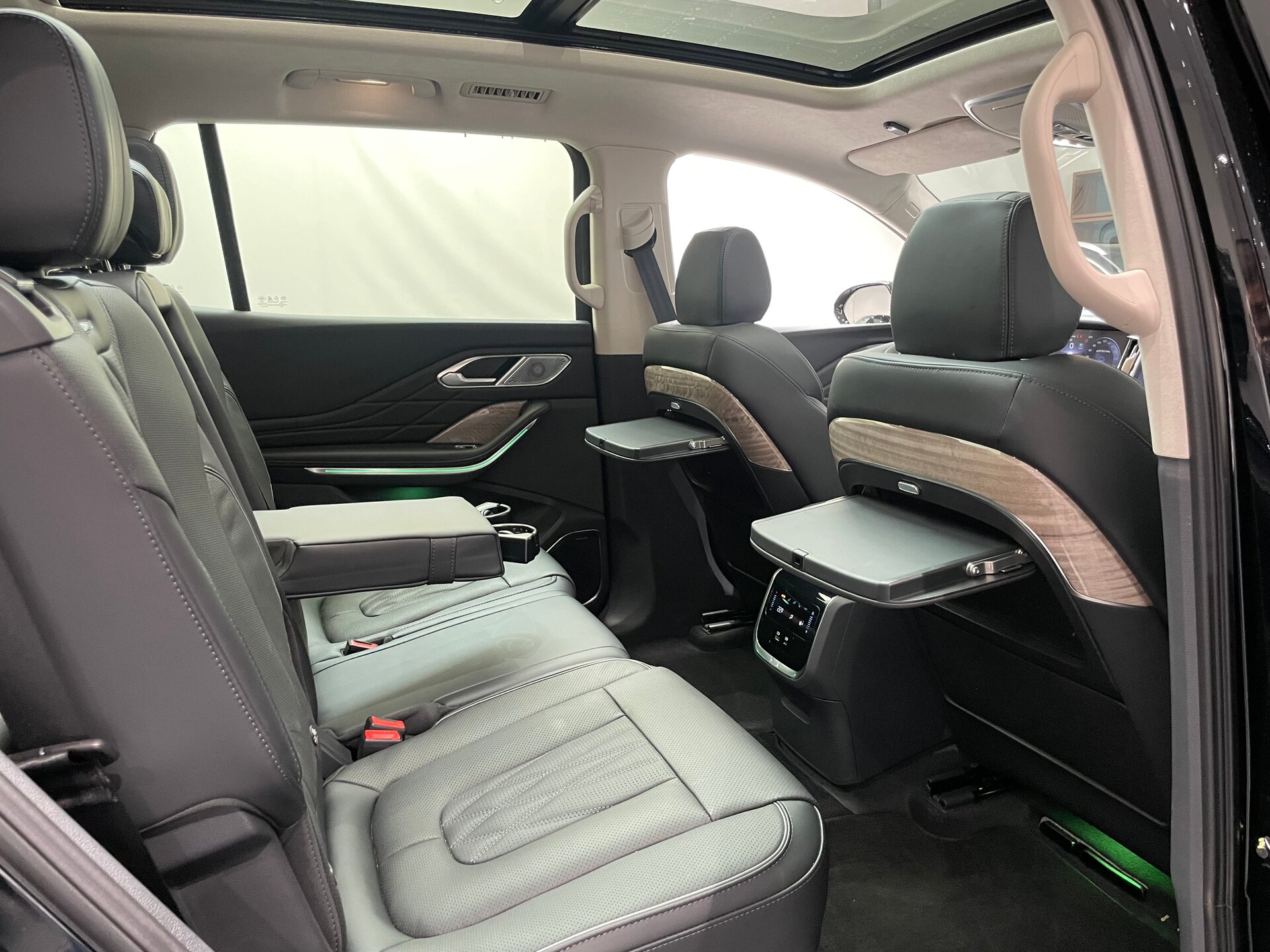 Автомобиль Hongqi HS7 2.0 AT (245 л.с.) 4WD - 10