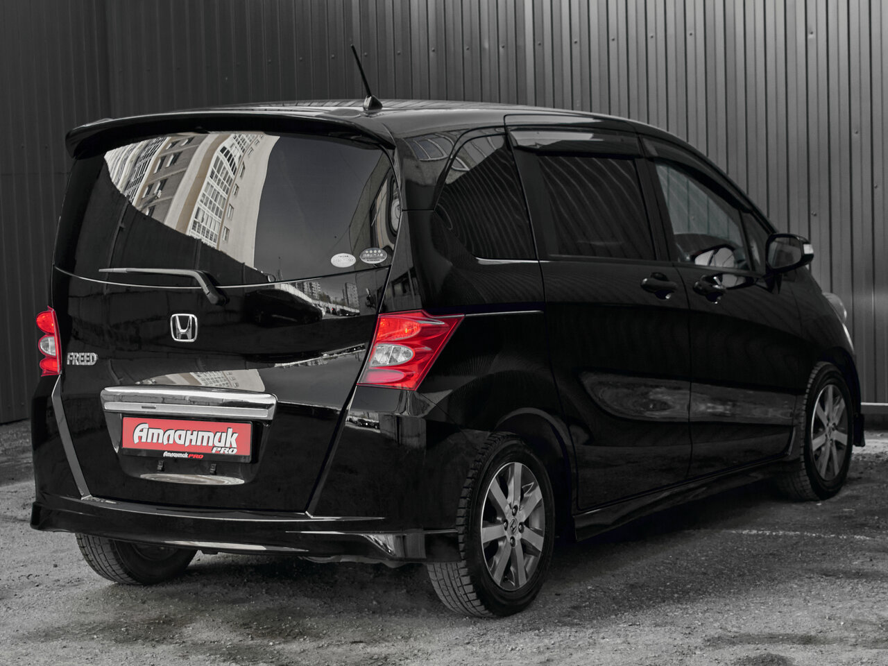 Купить Honda Freed 1.5 CVT (118 л.с.), 2010 в Екатеренбурге