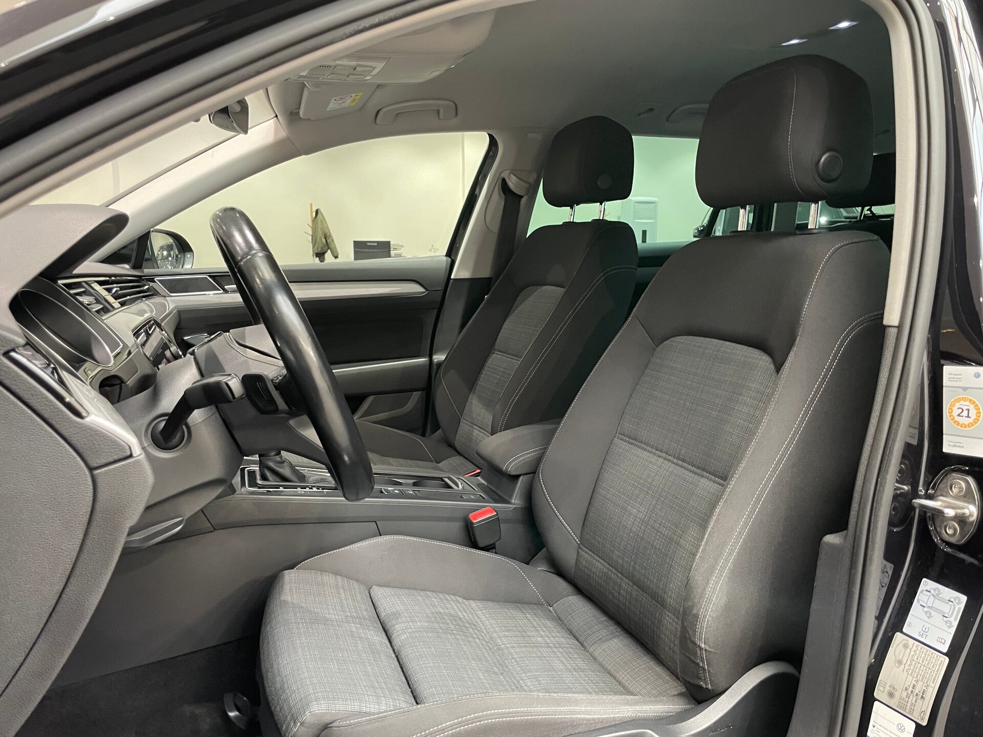 Автомобиль Volkswagen Passat 2.0d AMT (122 л.с.) - 8